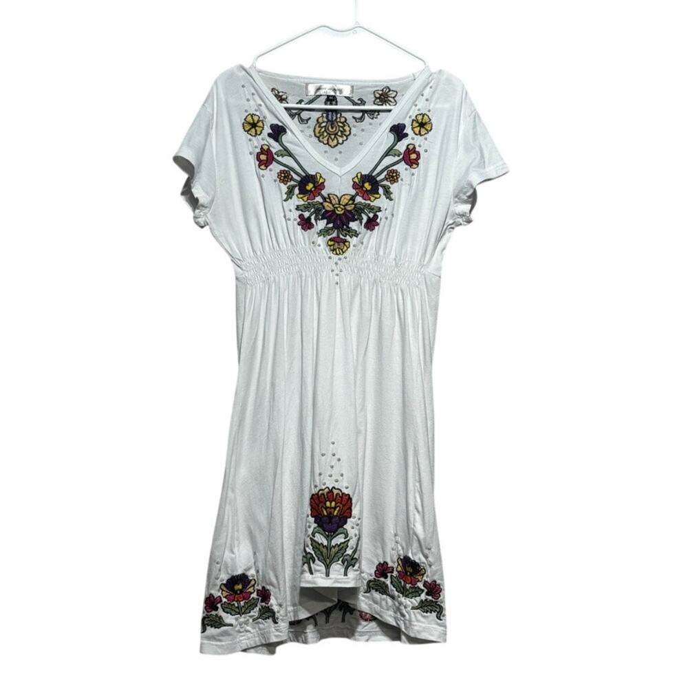 Dance In Paris White Embroidered Floral Boho Dress Size M V-Neck Empire Waist